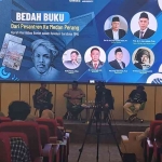 Prof Dr KH Asep Saifuddin Chalim, MA, menjadi keynote speaker dalam bedah buku berjudul “Dari Pesantren ke Medan Perang, Kiprah Kiai Abbas Buntet dalam Revolusi Surabaya 1945” karya Dr H Farij Wajdi, M.Pd, dan Jajat Darojat, S.Pd, M.Si, di UINSSC Cirebon, Kamis (21/8/2025). Foto: MMA/bangsaonline