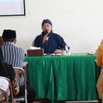 Wali Kota Malang Sutiaji ketika memberikan pengarahan kepada peserta rakor penanganan krisis masker di aula Dinkes Kota Malang, Kamis (05/03). foto: IWAN IRAWAN/ BANGSAONLINE