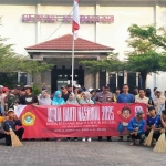 Para pemuda LDII di Kota Kediri sebelum kerja bakti. Foto: Ist