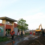 Kondisi SDN 1 Sumput Driyorejo pasca terdampak Tol Sumo. foto: SYUHUD/ BANGSAONLINE