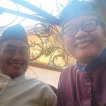 Ustaz Ikhwan (baju putih) saat silaturahmi di kediaman Gus Hamid.