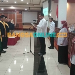 Wali Kota Probolinggo, Habib Hadi Zainal Abidin, saat mengukuhkan puluhan Calon Guru Penggerak. Foto: SUGIANTO/BANGSAONLINE