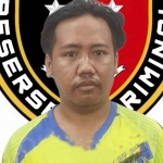 Pelaku pencurian Handphone berinisal AJ (22) warga Keputih, Surabaya.