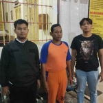 Tersangka saat berada di Mapolres Jombang.