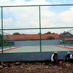 ?Lokasi lapangan tennis BLK Nganjuk, ada dugaan salahi RAB.foto:bambang dj/BANGSAONLINE