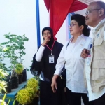 Kepala Dinas Kesehatan Pemkab Situbondo, Abu Bakar Abdi, mendampingi Menkes RI, Nila F Moeloek, saat berkunjung ke kantor Dinkes Situbondo, tahun 2016 lalu.