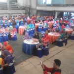 Hampir 700 kader KB hadiri puncak Harganas di Kota Mojokerto. Acara ini diwarnai pemberian hadiah kepada pemenang lomba.