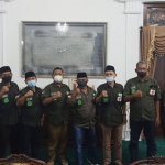 Bupati Gus Yani (tengah) saat menerima Ketua IWNU Gresik Sunyoto beserta pengurus di rumah dinas bupati. foto: SYUHUD/ BANGSAONLINE