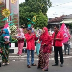 Korlap Aksi, Siti Nurun Nisail Muhibbah, saat berorasi.