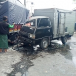 Kondisi mobil box yang menghantam sebuah truk.