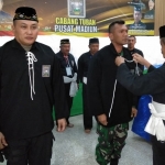 Ketua Umum PSHT Pusat Madiun, R Moerjoko mengukuhkan Kapolres dan Dandim 0811 Tuban sebagai warga kehormatan.