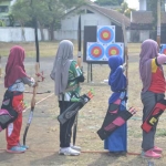 Sejumlah atlet Panahan perempuan saat turun dalam Kejurkab Perpani Lumajang.