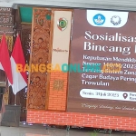 Direktur Perlindungan Kebudayaan Kemendikbudristek, Judi Wahyudin, saat sosialisasi dan bincang budaya Majapahit di Pendopo Graha Maja Tama. Foto: YUDI EKO PURNOMO/BANGSAONLINE