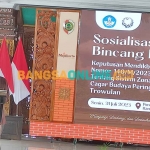 Direktur Perlindungan Kebudayaan Kemendikbudristek, Judi Wahyudin, saat sosialisasi dan bincang budaya Majapahit di Pendopo Graha Maja Tama. Foto: YUDI EKO PURNOMO/BANGSAONLINE