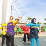 Emak-emak GOW saat senam bersama di Taman Brantas, Kota Kediri. foto: ist.