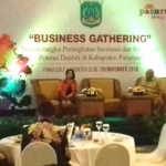 Kapolres Pasuruan didampingi kepala BP3M di acara business gathering.