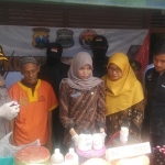 Kapolres AKBP Harun saat pers rilis di lokasi penggerebekan pabrik jamu ilegal.