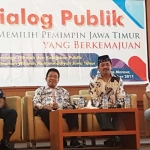 Gus Syaf (dua dari kanan) saat menjadi salah satu pemateri dalam Dialog Publik yang diselenggarakan LHKP PW Muhammadiyah Jatim. 