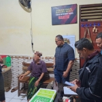 Pelaku saat diamankan oleh anggota Polsek Pegantenan