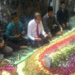 Rizal Ramli saat ziarah makam Gus Dur. Foto: metronews.com 