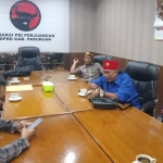 Sejumlah seniman saat audiensi dengan Komisi IV DPRD Kabupaten Pasuruan.