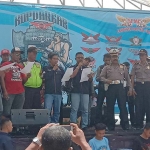 Deklarasi pemilu yang dilakukan komunitas bikers di Stadion Surajaya Lamongan.