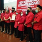 Penyerahan rekom PDIP untuk 6 bakal calon kepala daerah yang dilaksanakan di kantor DPD PDIP Jatim, beberapa waktu lalu.