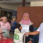 Penyaluran beras cadangan pangan di Kota Batu. 