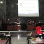 PARIPURNA LKPJ – Rapat paripurna DPRD Kota Madiun membahas LKPJ Walikota Madiun Tahun 2014, Senin (21/4) lalu. foto: hendro/BANGSAONLINE