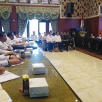 Wali Kota Malang Sutiaji saat memberikan pembinaan kepada 200 kepala sekolah di ruang sidang Balai Kota Malang, Rabu (05/02). foto: IWAN IRAWAN/ BANGSAONLINE