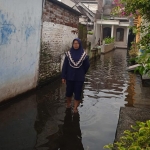 Sudah sepekan ini rumah ratusan warga di Desa Gempol terendam genangan air.