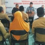 Delapan perangkat desa yang dipanggil Bawaslu Probolinggo.