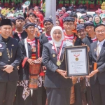 2 penghargaan dari Muri saat peringatan HUT ke-80 Jawa Timur.