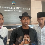 Persatuan Masyarakat Peduli Demokrasi saat ditemui awak media di DPRD Bangkalan.