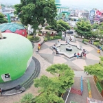 Alun-alun Kota Batu yang berada di wilayah Kelurahan Sisir.