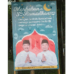 Baliho bergambar Qosim dan Alif menyambut datangnya bulan Ramadhan. (foto: SYUHUD/ BANGSAONLINE)
