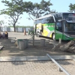  Rombongan Peziarah dari Pekalongan, Jawa Tengah, yang hendak ke makam Gus Dur.