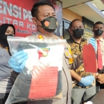 Kapolres Blitar Kota AKBP Argowiyono saat ungkap kasus.