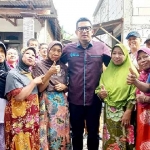 Pj Wali Kota Mojokerto Ali Kuncoro mendapat sambutan hangat para lansia dan warga tidak mampu.