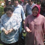 Wali Kota Surabaya Tri Rismaharini bersama Megawati Soekarnoputri. foto: istimewa
