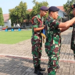 Komandan Kolatarmada II Kolonel Laut (P) Friche Flack, saat memimpin upacara serah terima jabatan Wadan Kolat pagi ini (Selasa, 28/1).