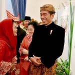 Puti Guntur saat bercengkrama dengan orang nomor satu di Republik Indonesia, Presiden Joko Widodo.