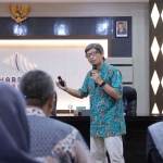 Salah satu narasumber saat menyampaikan paparan di Ruang Joyoboyo, Balai Kota Kediri. Foto: Ist