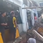 Pelataran Pasar Baru II (Pasar Ikan KUD) Kota Tanjungpinang yang ambruk.