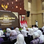Pelepasan jamaah haji yang dilakukan Wali Kota Batu.