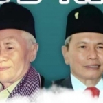 KH Moenasir Ali (kiri) dan KH Muhammad Rozy Munir (kanan). Foto: istimtiwa