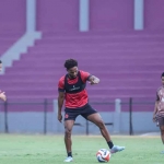 Pemain Persik saat berlatih di Stadion Brawijaya, Kota Kediri. Foto: Ist
