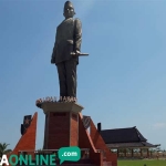 Patung Bung Karno di depan Kantor Pemkab Blitar yang disorot dewan.