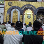 Kuliah subuh perdana saat Ramadhan di Masjid Agung Bangkalan. Foto: AHMAD FAUZI/BANGSAONLINE