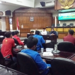 Perwakilan mahasiswa dari berbagai organisasi saat audiensi dengan Ketua DPRD Tuban.